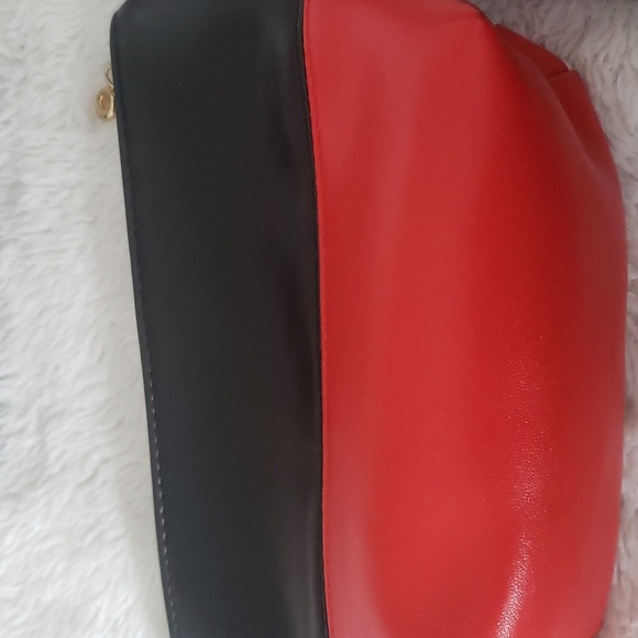 Minnie Mouse Wristlet - Picture 6 of 10